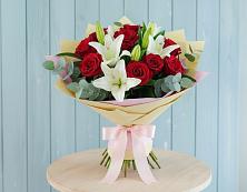 Букет цветов из:  Лилии и Розы #REPLACE_PRED# Заворонежском