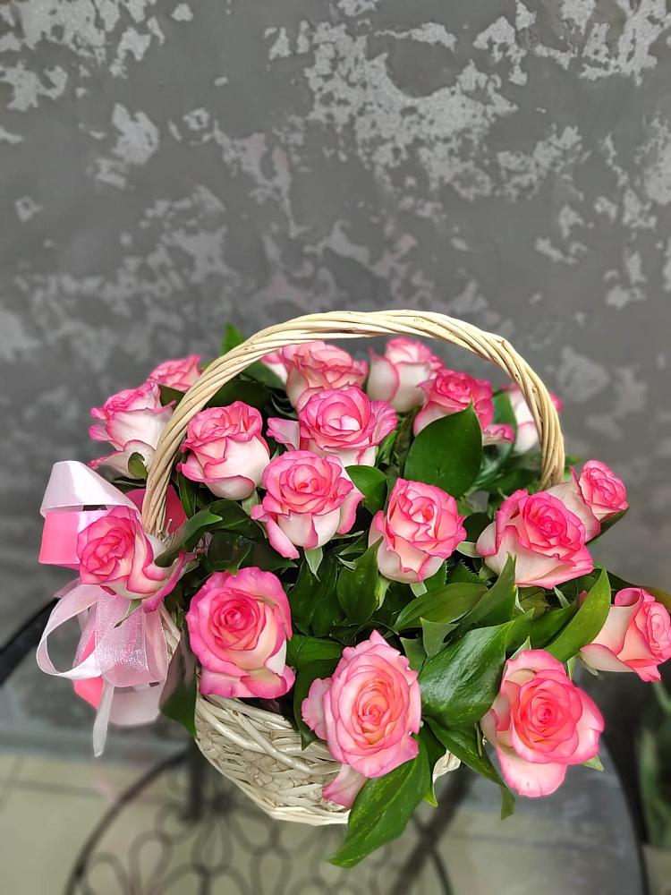 Цветочная композиция из Розы в корзине в Заворонежском