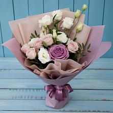 Букет цветов из:  Розы и Лизиантусы в Заворонежском