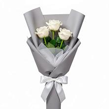 Букет 3 белые розы в Заворонежском