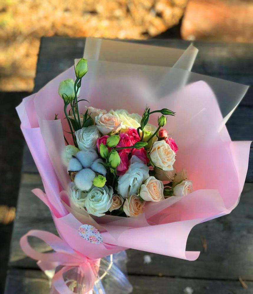 Букет цветов из: Розы и Лизиантусы в Заворонежском