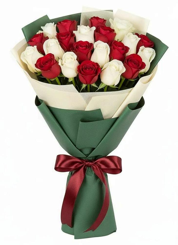 Букет Микс из красных и белых роз в Заворонежском