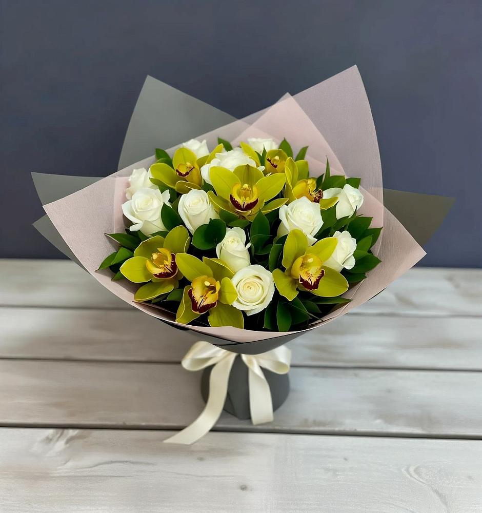 Букет цветов из: Орхидеи и Розы в Заворонежском