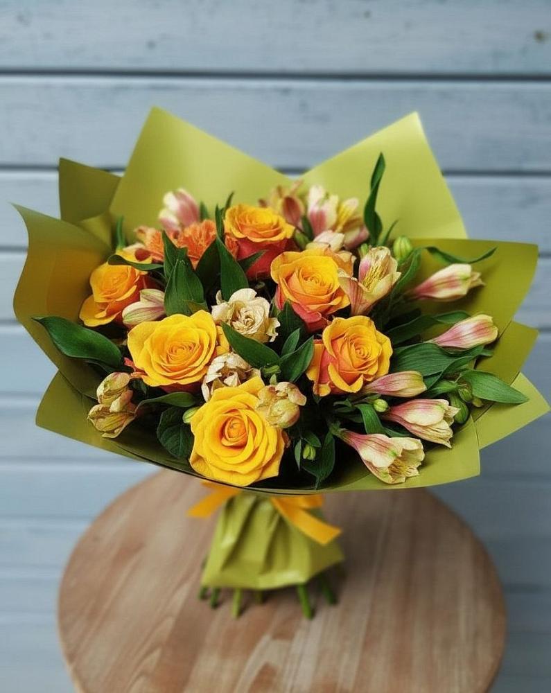 Букет цветов из: Альстромерии и Розы в Заворонежском