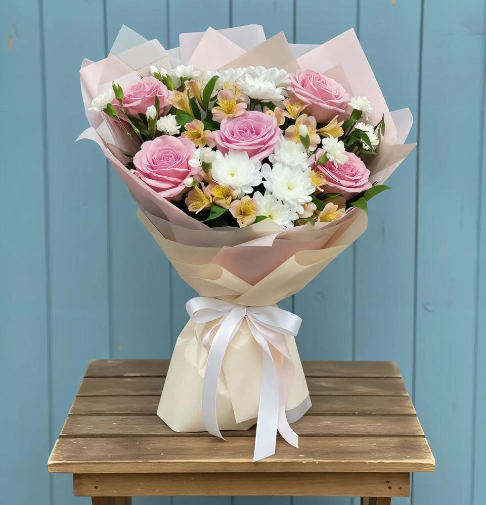 Букет цветов из: Гвоздики, Орхидеи и Розы в Заворонежском