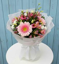 Букет цветов из:  Герберы, Альстромерии и Лизиантусы в Заворонежском