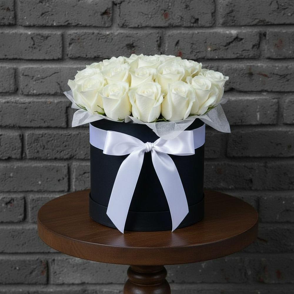 Цветочная композиция из Розы в шляпной коробке в Заворонежском