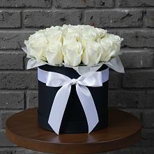 Цветочная композиция из Розы в шляпной коробке в Заворонежском